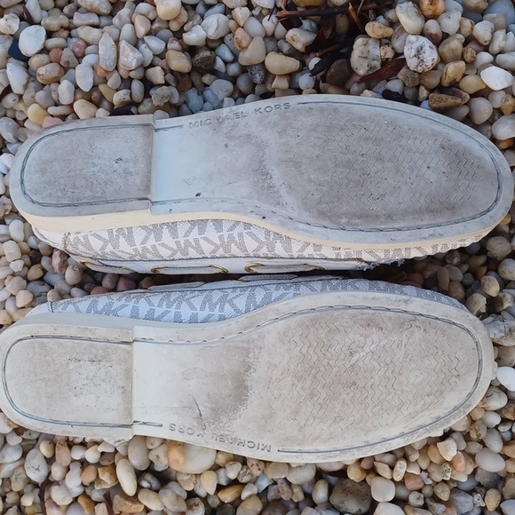 Michael Kors Blair Moc vanilla loafers, sz 6M. - Picture 4 of 5